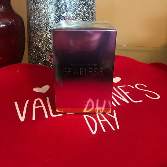 🚫🚫SOLD🚫🚫Victoria's Secret perfume FEARLESS - Picture 2 of 2